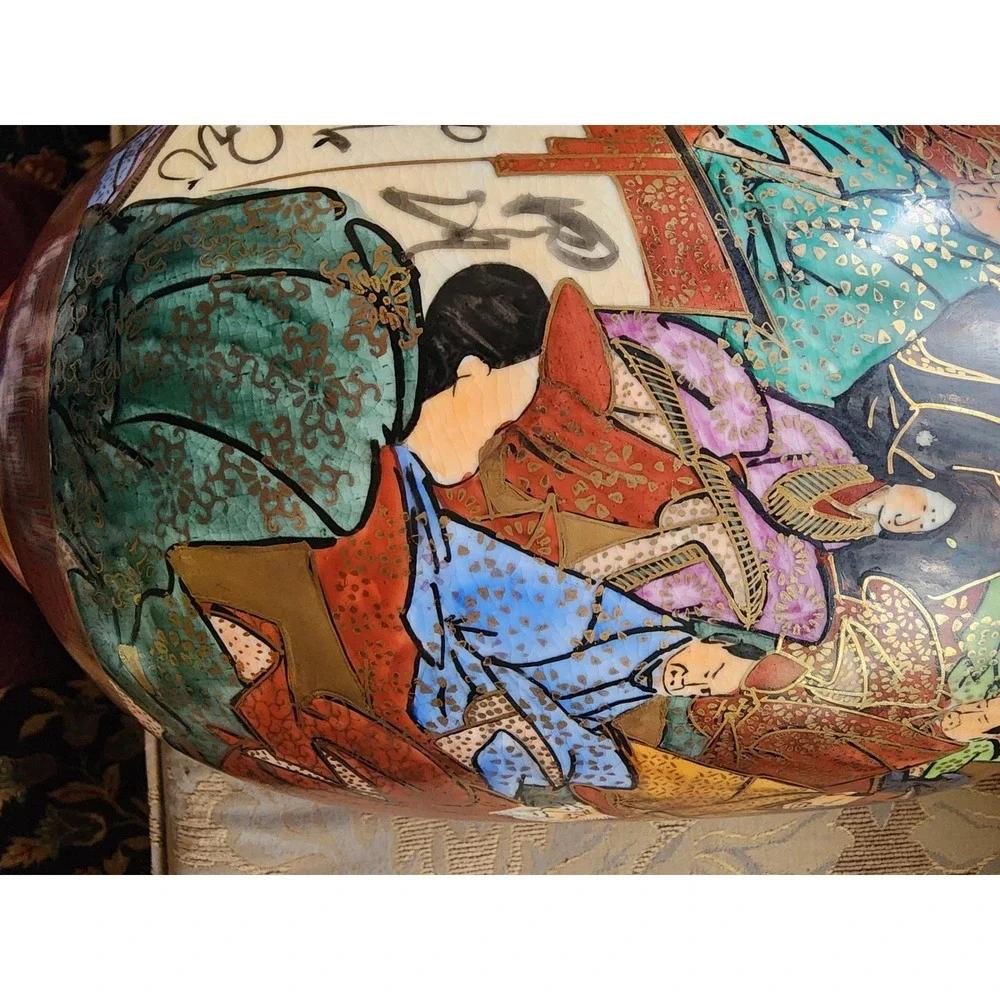 Antique Japanese Satsuma Vase Arhat figures Meiji‎ period